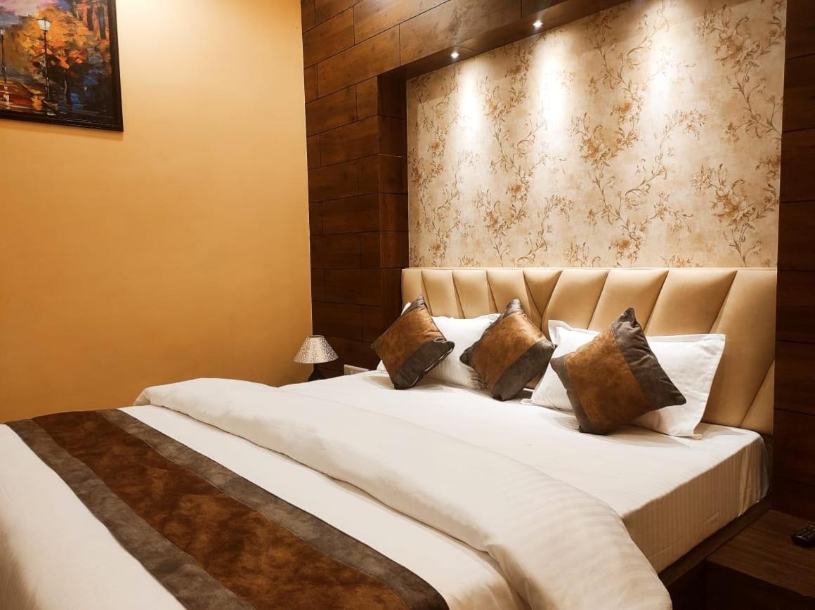 Hotel Friends Palace Tezpur Exterior foto